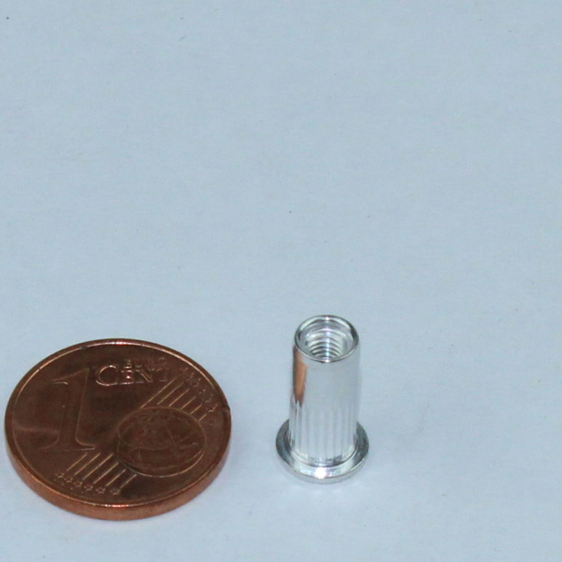 Nietmutter Stahl M3 Klemmbereich 3-4,5mm Flachkopf