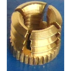 200 Stück UPAT Messingdübel kurz UMD M6/7,5